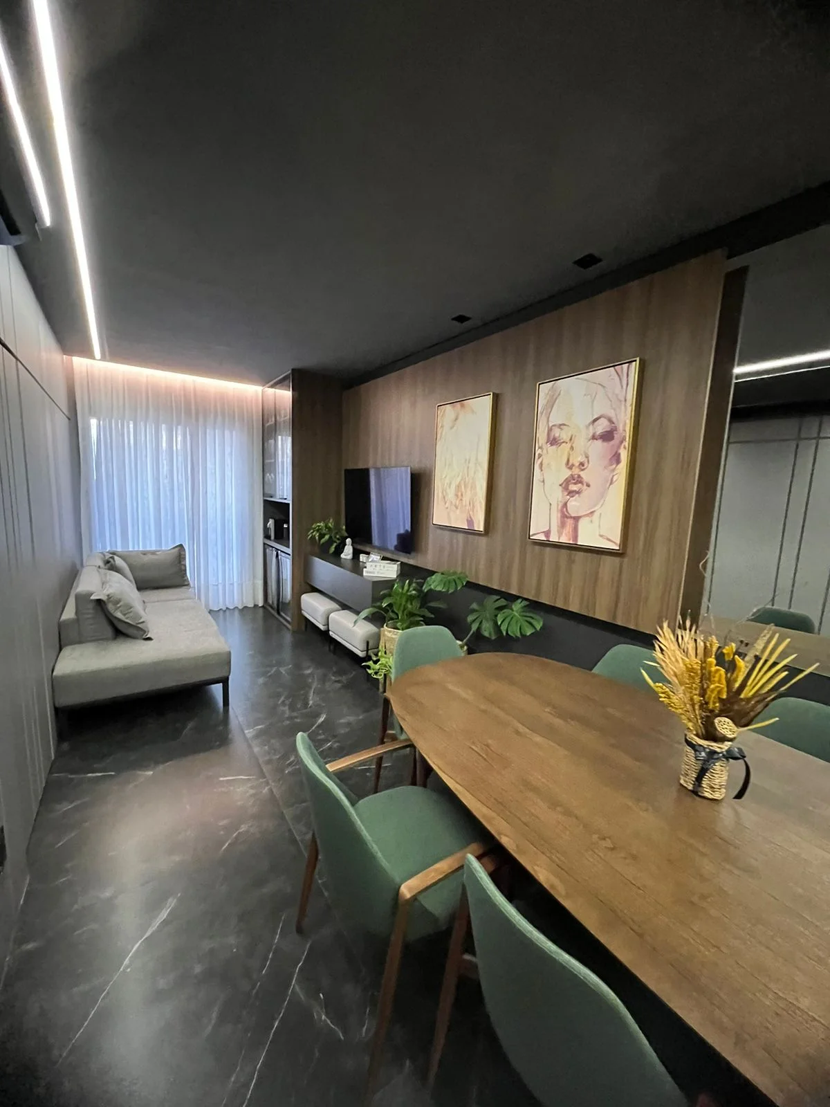 Apartamento Semimobiliado no Centro