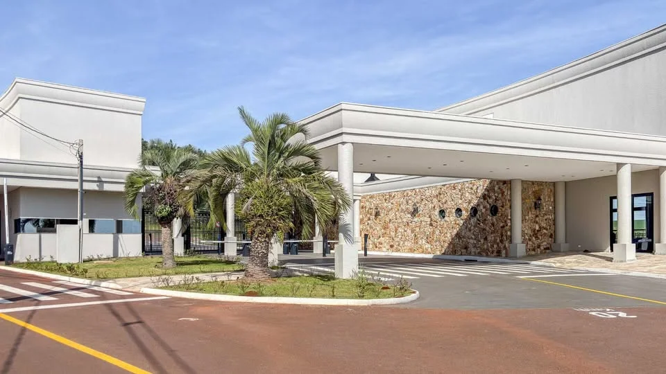 TERRENO A VENDA COM 1.853M2 CON DOMINIO COLISEU