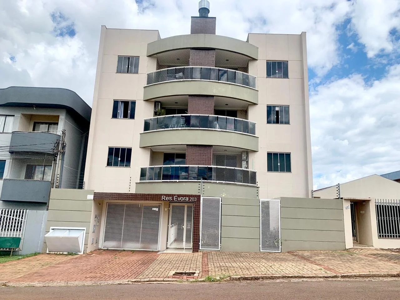 Apartamento para alugar no Pioneiros Catarinenses