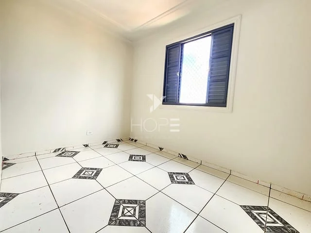 Apartamento à venda no Jardim Maria Celina