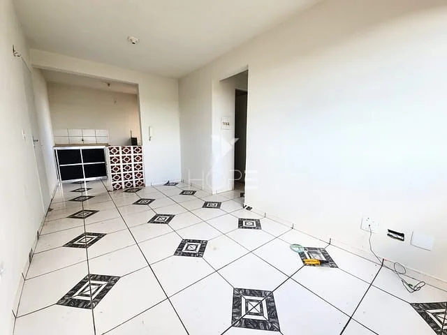 Apartamento à venda no Jardim Maria Celina