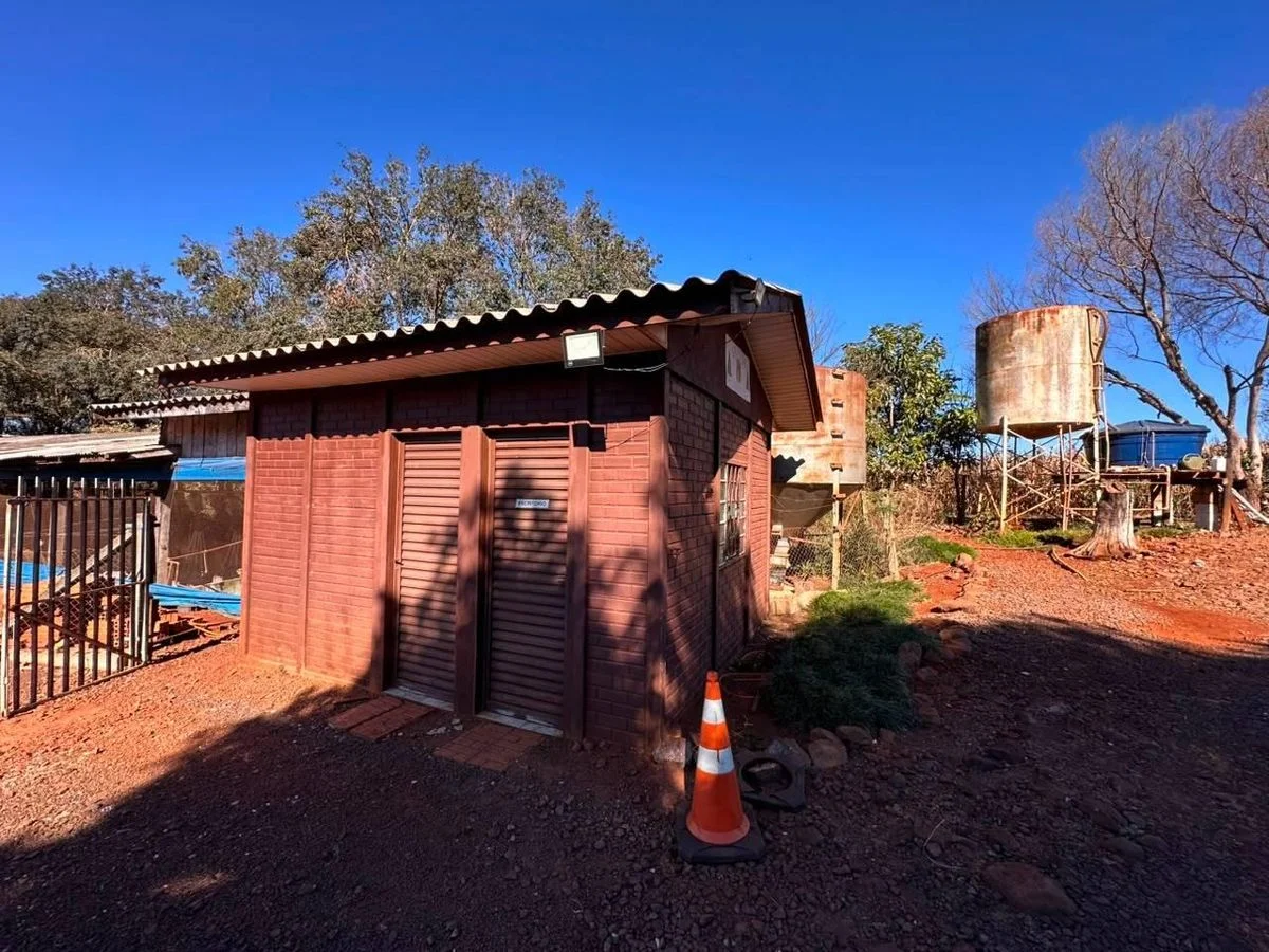 Área rural com GRANJA DE SUÍNOS 1,8 Alqueires