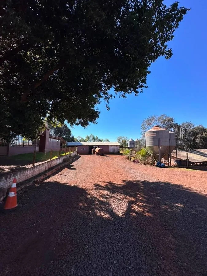 Área rural com GRANJA DE SUÍNOS 1,8 Alqueires