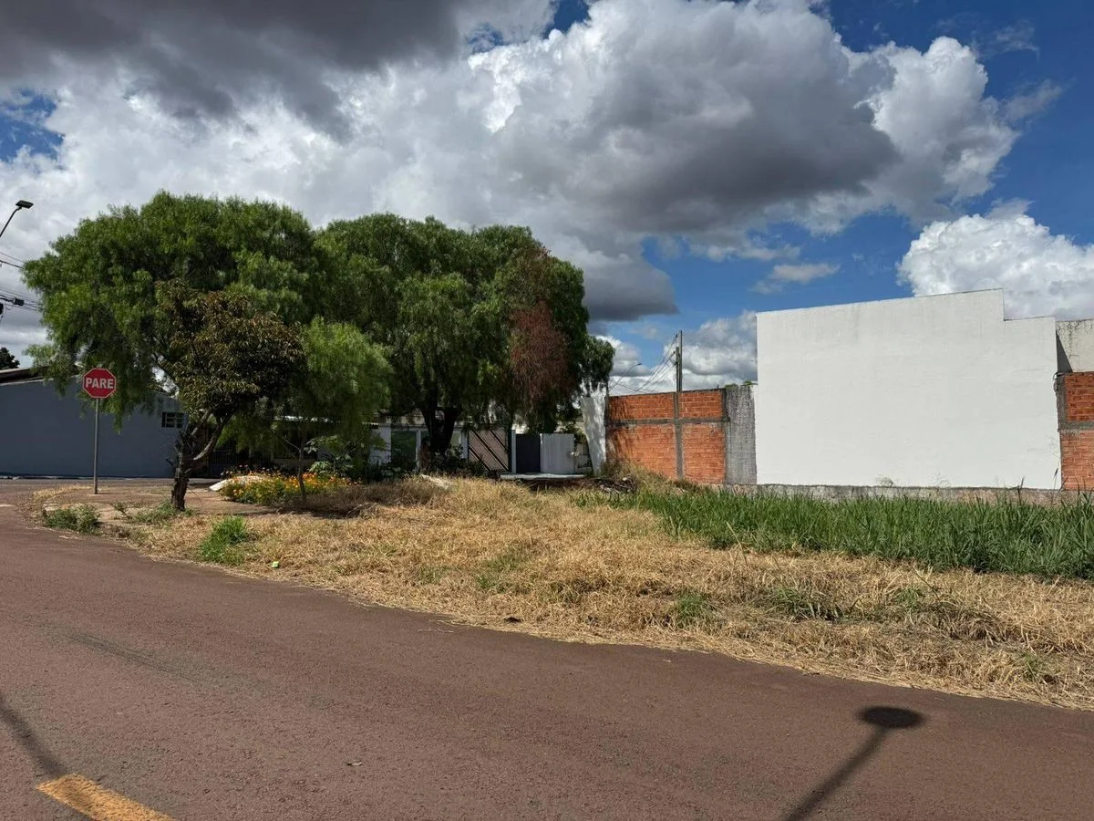 Residencial à Venda, Universitário - Cascavel