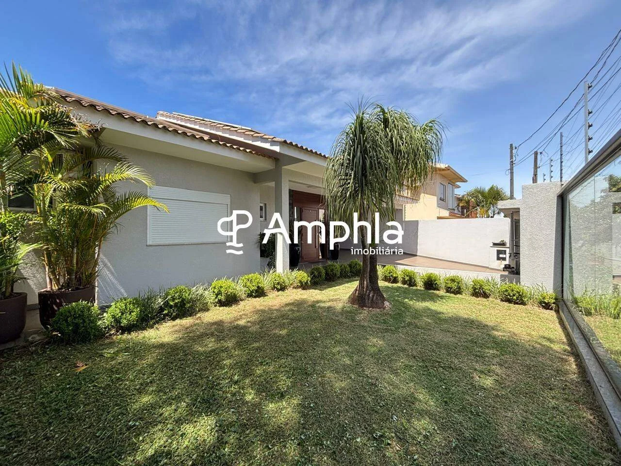 Casa semimobiliada com 3 dormitórios à venda, 214m² - Recanto Tropical, Cascavel - PR