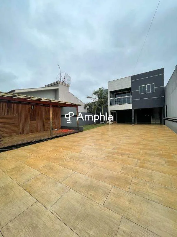 Sobrado Amplo ideal para residencial e comercial