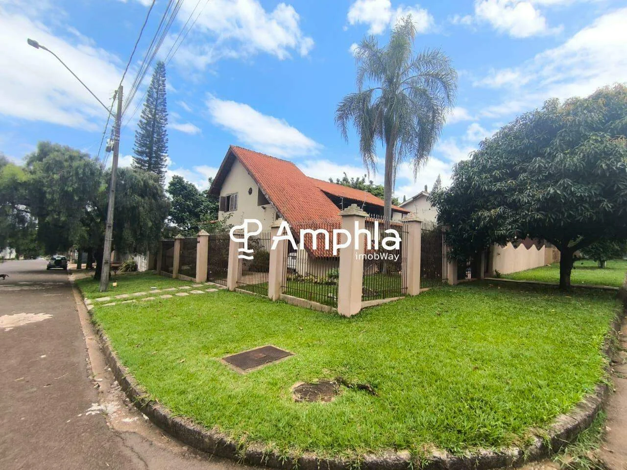 Sobrado com 4 dormitórios à venda, 360m² - Country, Cascavel