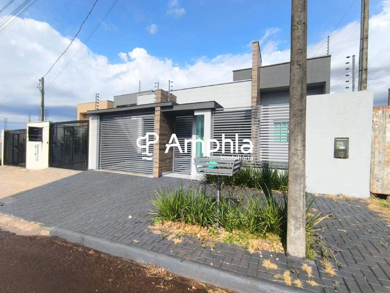 Casa semimobiliada com 3 dormitórios à venda, 186m² - Floresta, Cascavel-PR