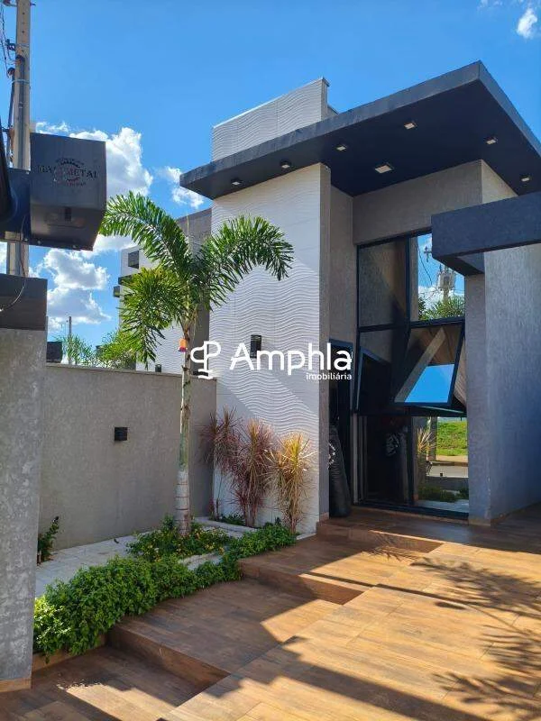 Casa Moderna com Pé Direito Alto e Móveis Planejados