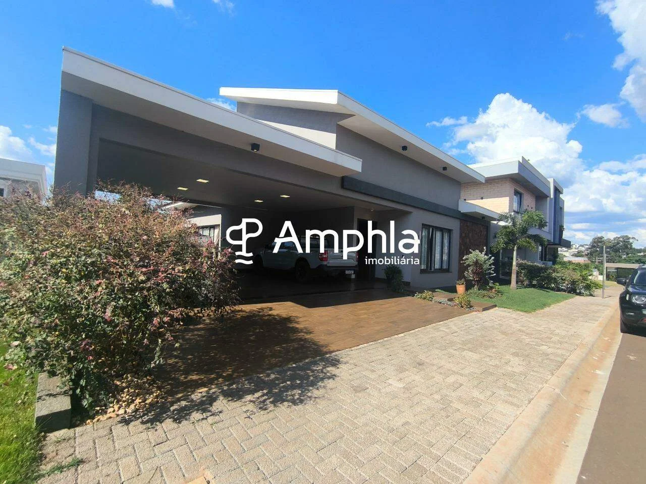 Casa semimobiliada com 3 suítes à venda, 270m² - Vila Firenze, Cancelli - Cascavel-PR