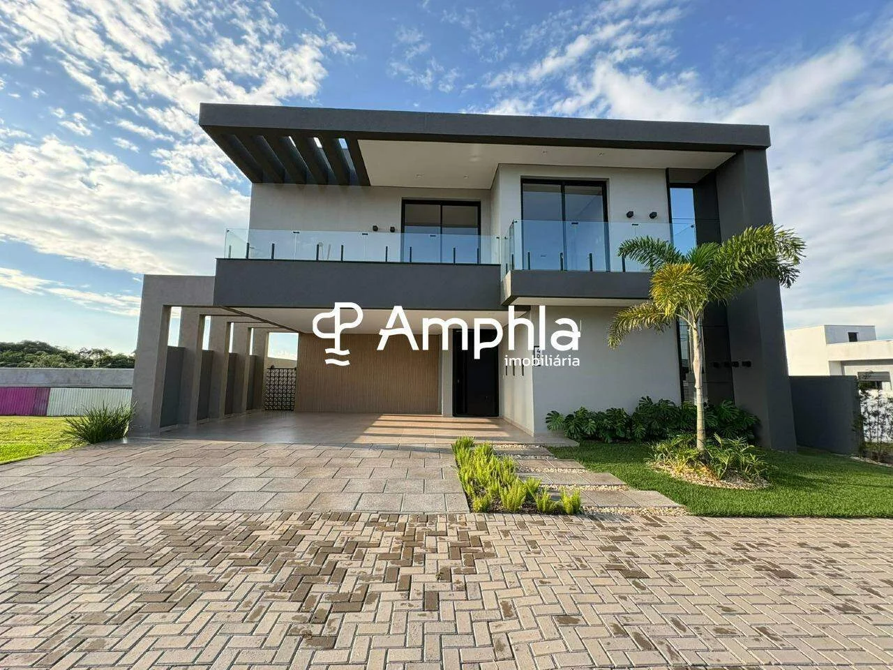 Sobrado com 4 suítes à venda, 294,31m² - Cataratas, Cascavel-PR