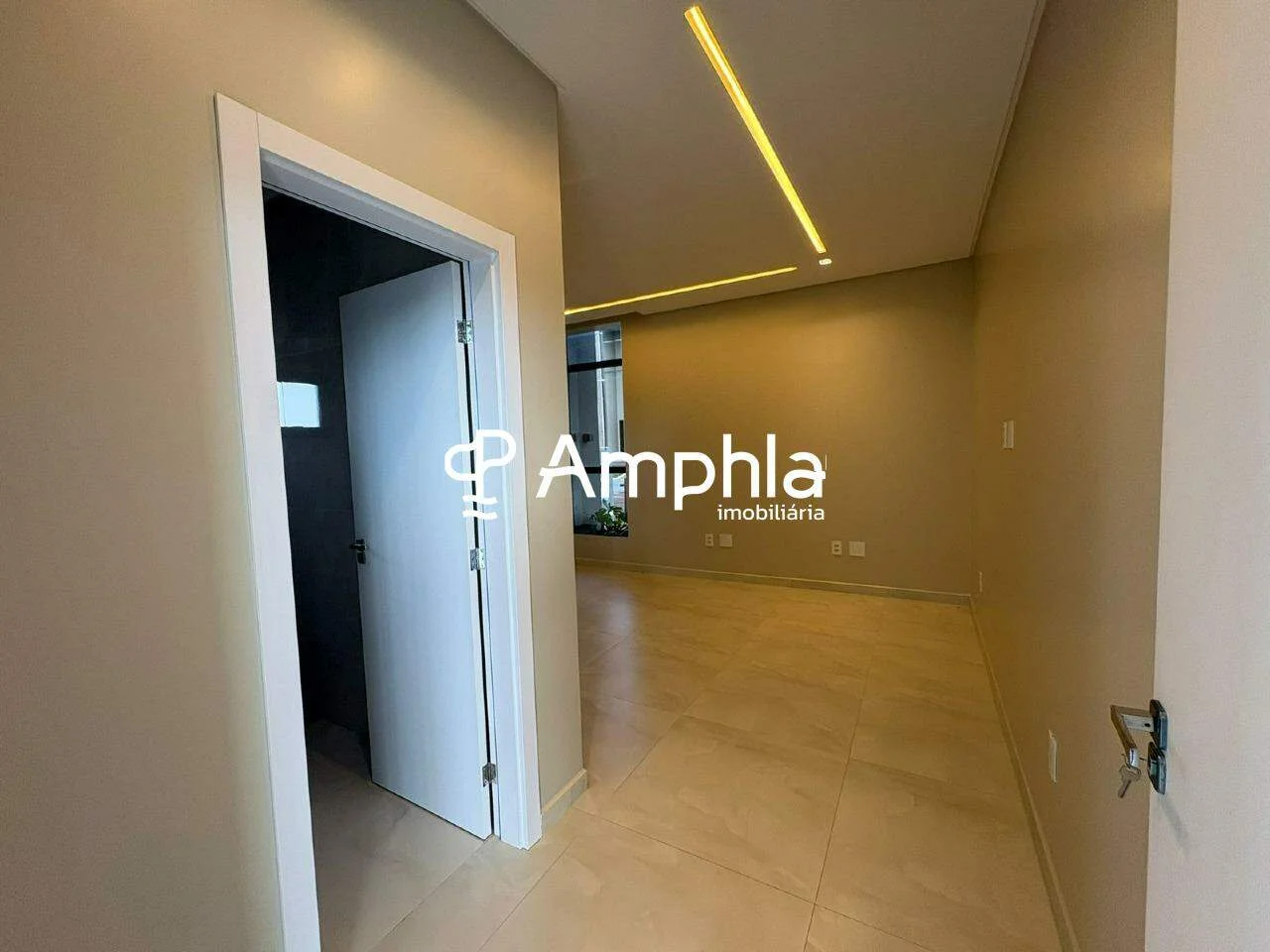 Sobrado com 4 suítes à venda, 294,31m² - Cataratas, Cascavel-PR
