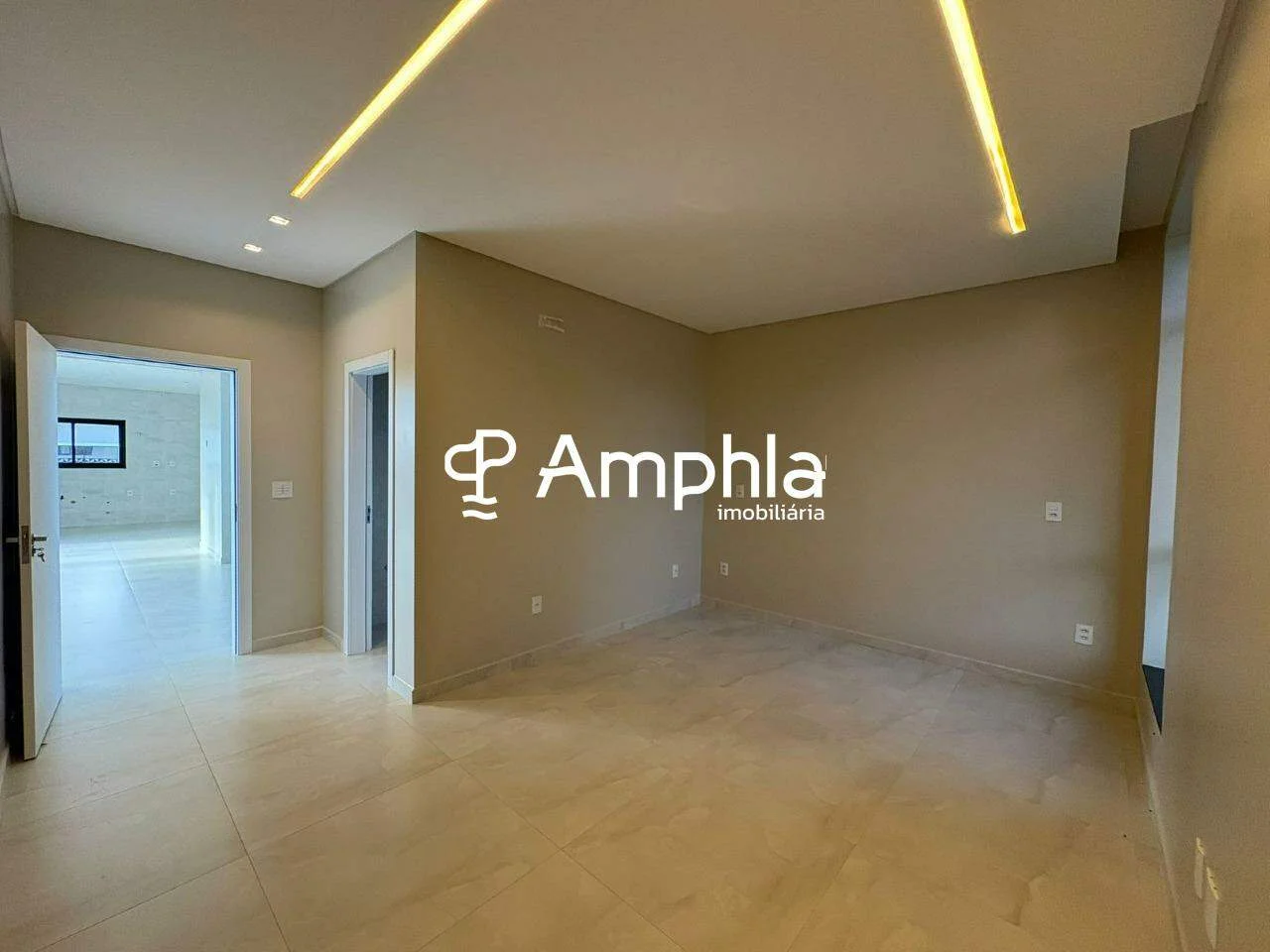 Sobrado com 4 suítes à venda, 294,31m² - Cataratas, Cascavel-PR