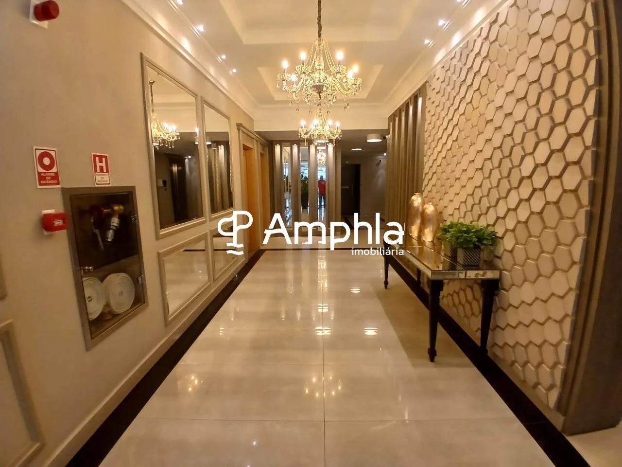 Apartamento mobiliado com 3 dormitórios à venda, 165m² - Centro, Cascavel/PR