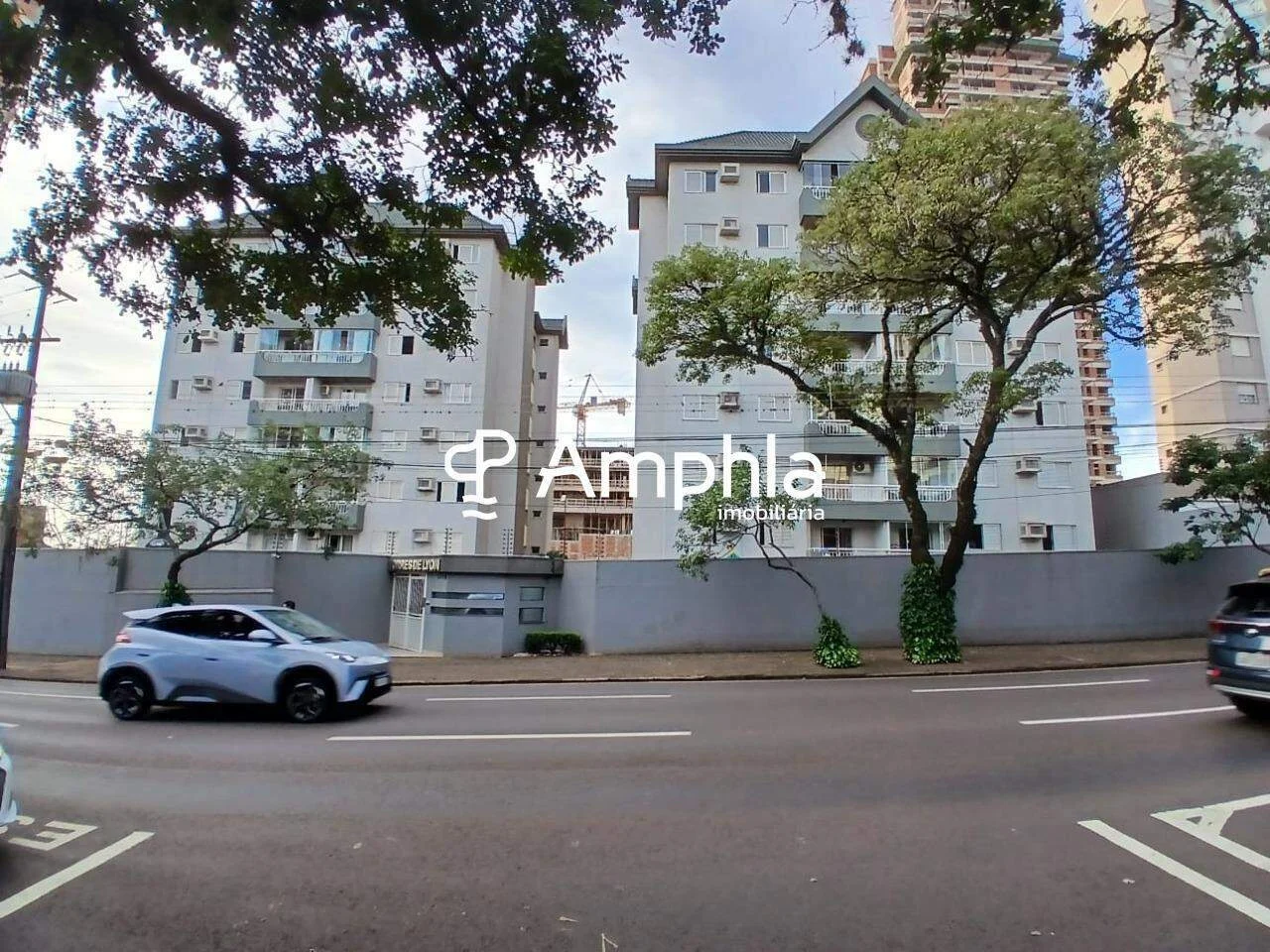 Apartamento semimobiliado com 3 dormitórios à venda, 89m² - Centro, Cascavel/PR