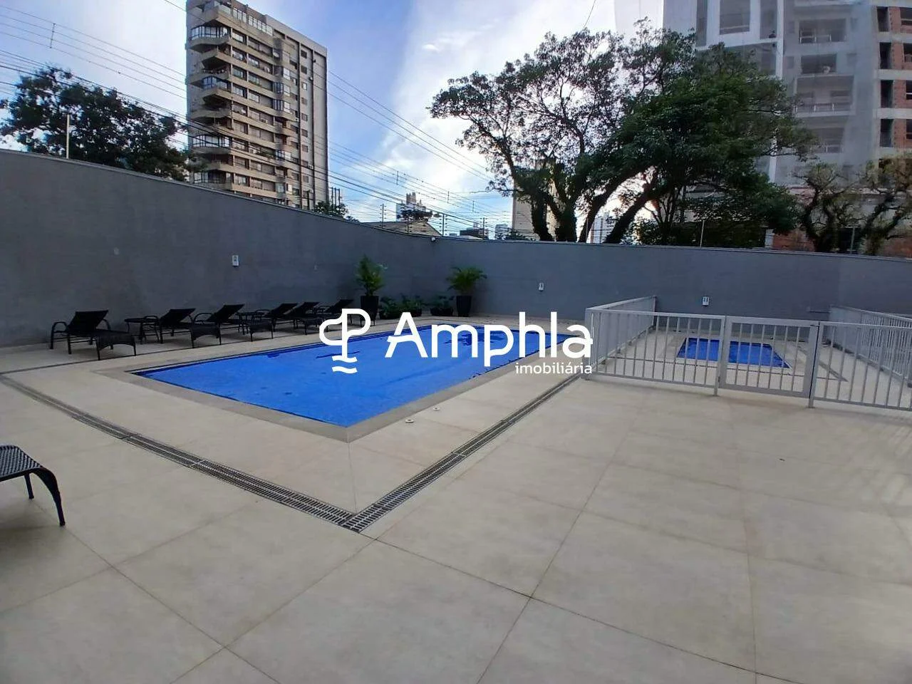Apartamento semimobiliado com 3 dormitórios à venda, 89m² - Centro, Cascavel/PR
