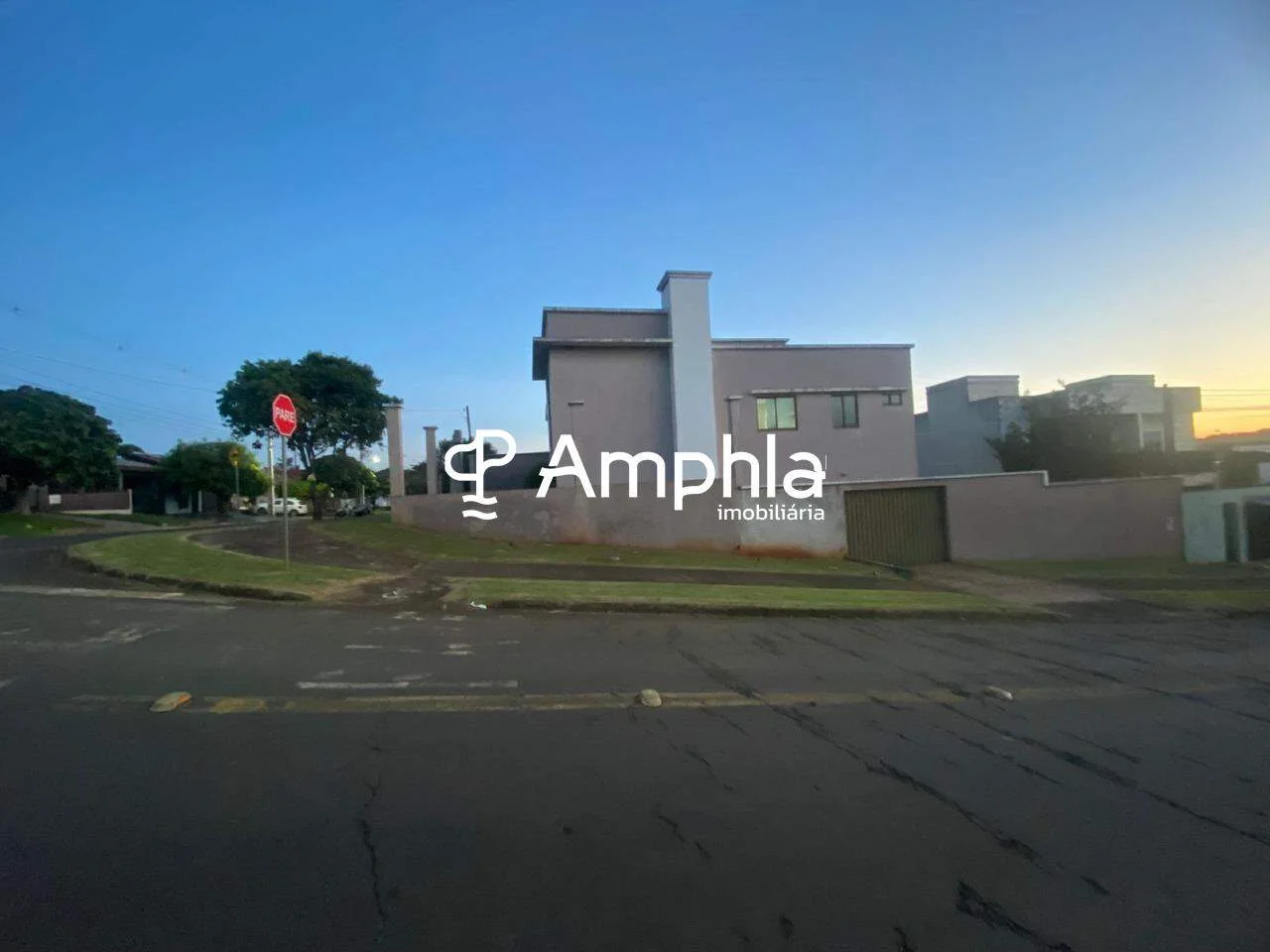 Sobrado à venda no bairro Alvorada em Marechal Cândido Rondon