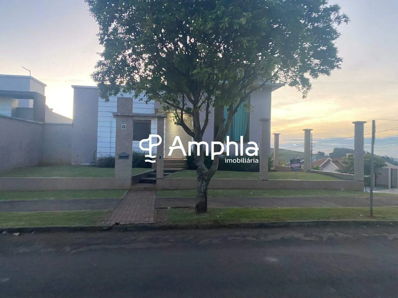 Sobrado à venda no bairro Alvorada em Marechal Cândido Rondon