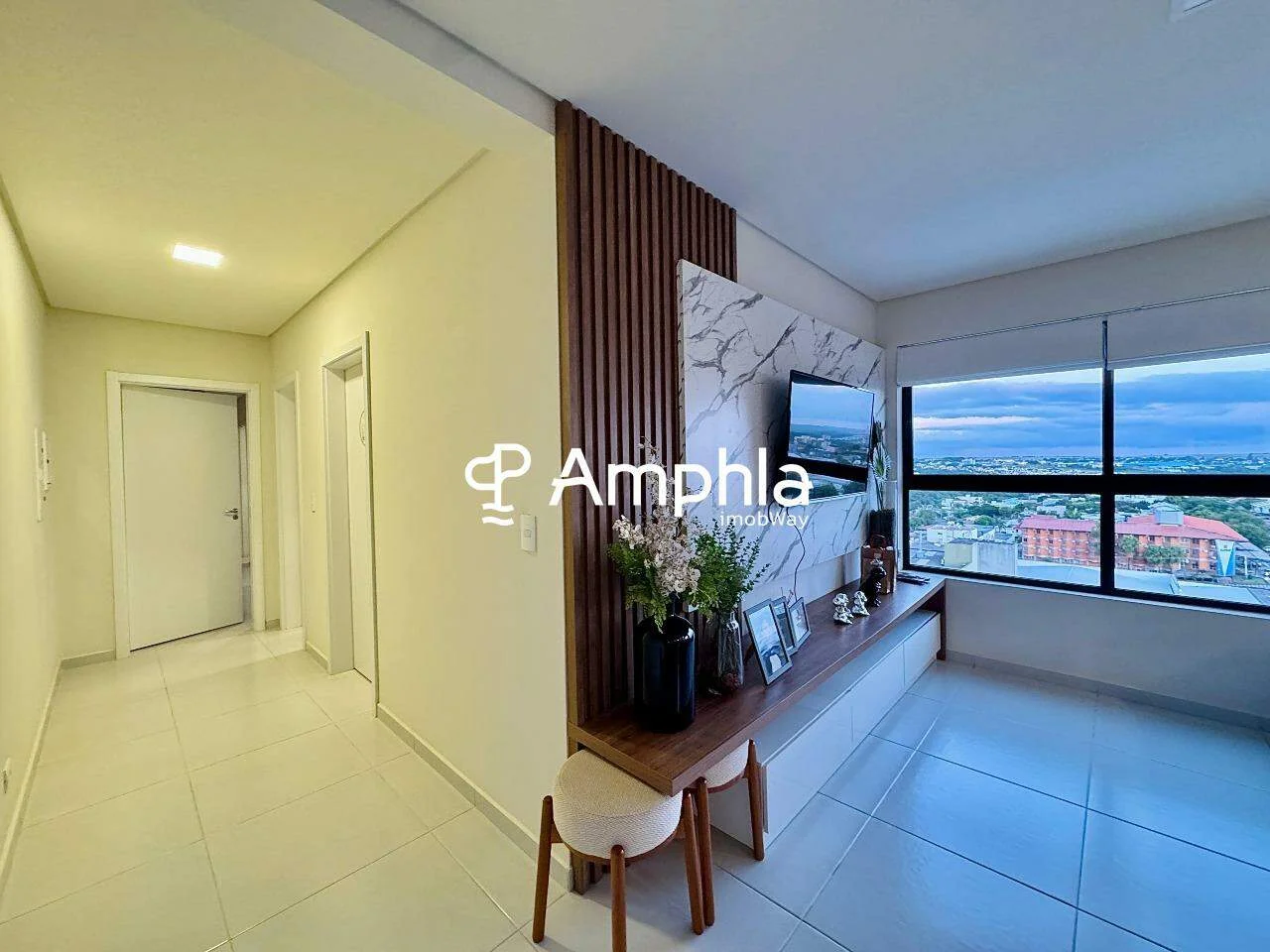 Apartamento semimobiliado com 2 dormitórios à venda, 78m² - Centro, Cascavel-PR