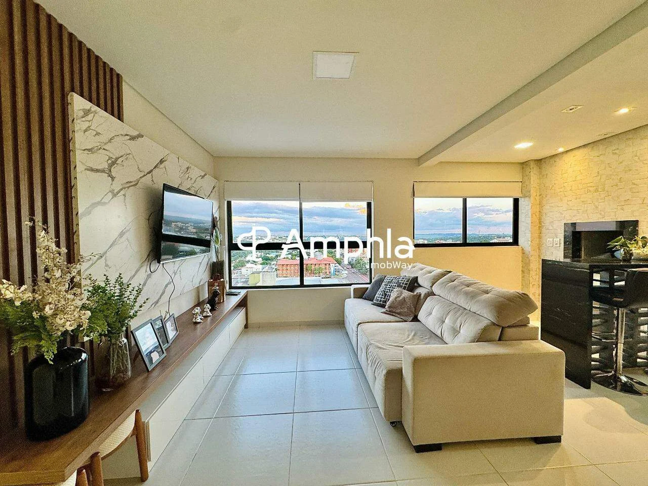 Apartamento semimobiliado com 2 dormitórios à venda, 78m² - Centro, Cascavel-PR