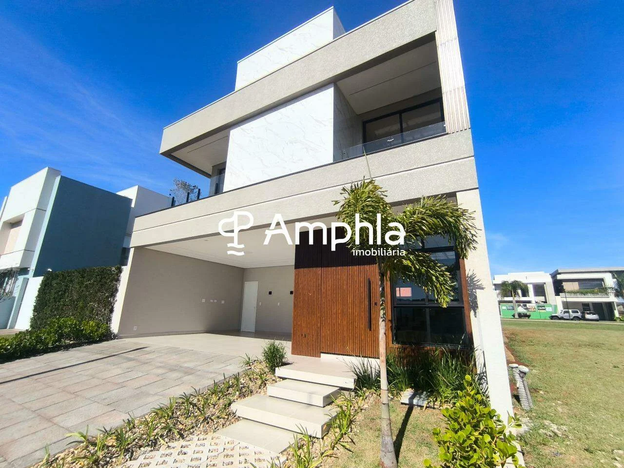 Sobrado com 3 suítes à venda, 236m² - Vila Firenze, Cascavel-PR