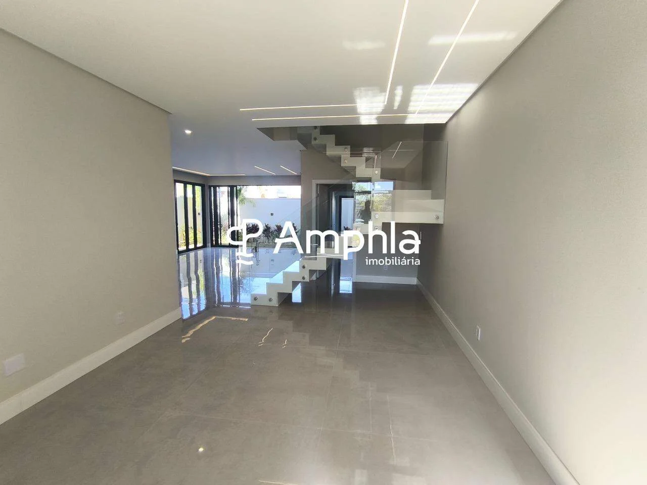 Sobrado com 3 suítes à venda, 236m² - Vila Firenze, Cascavel-PR