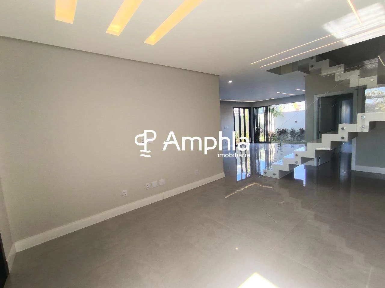 Sobrado com 3 suítes à venda, 236m² - Vila Firenze, Cascavel-PR