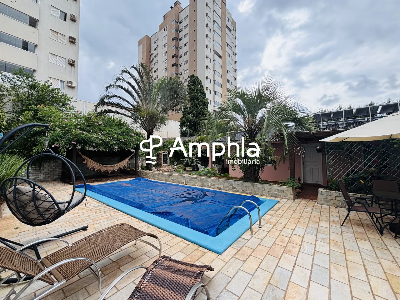 Sobrado residencial/comercial mobiliado com 3 quartos à venda, 368,81m² - Centro, Cascavel/PR