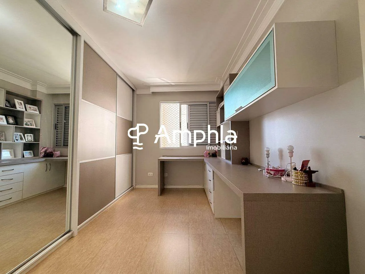 Apartamento semimobiliado com 1 suíte e 2 quartos à venda, 104,09 m² - Centro, Cascavel/PR