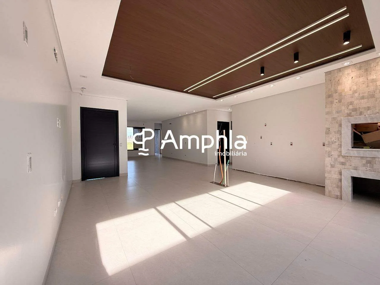 Sobrado com 1 suíte e 2 dormitórios, 220 m² - Condomínio Fechado, Cascavel/PR