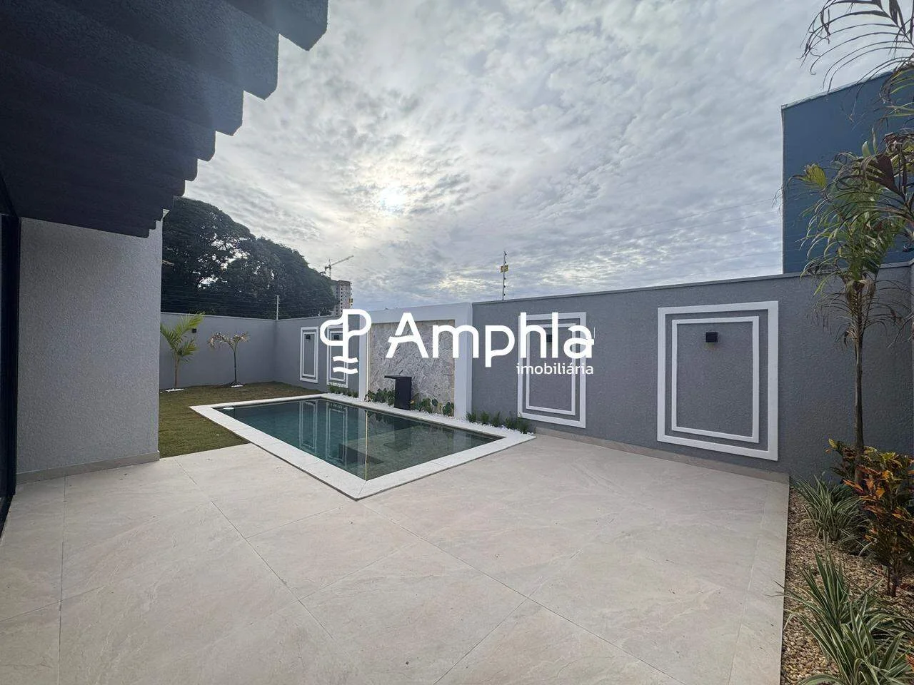 Casa com 3 suítes à venda, 330,98 m² - Centro, Cascavel-PR