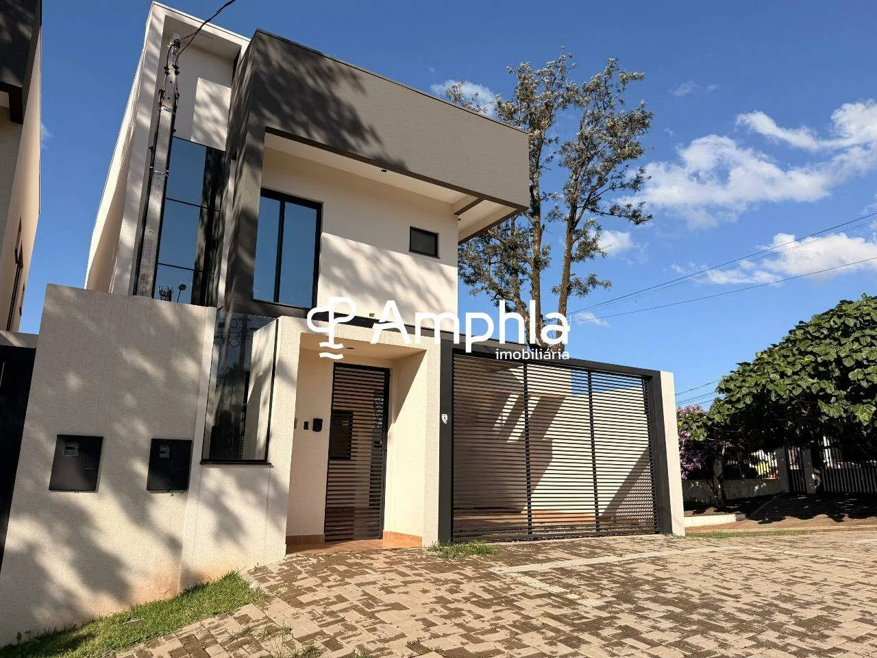 Sobrado de esquina com 3 suítes, 118 m² - Cancelli, Cascavel/PR