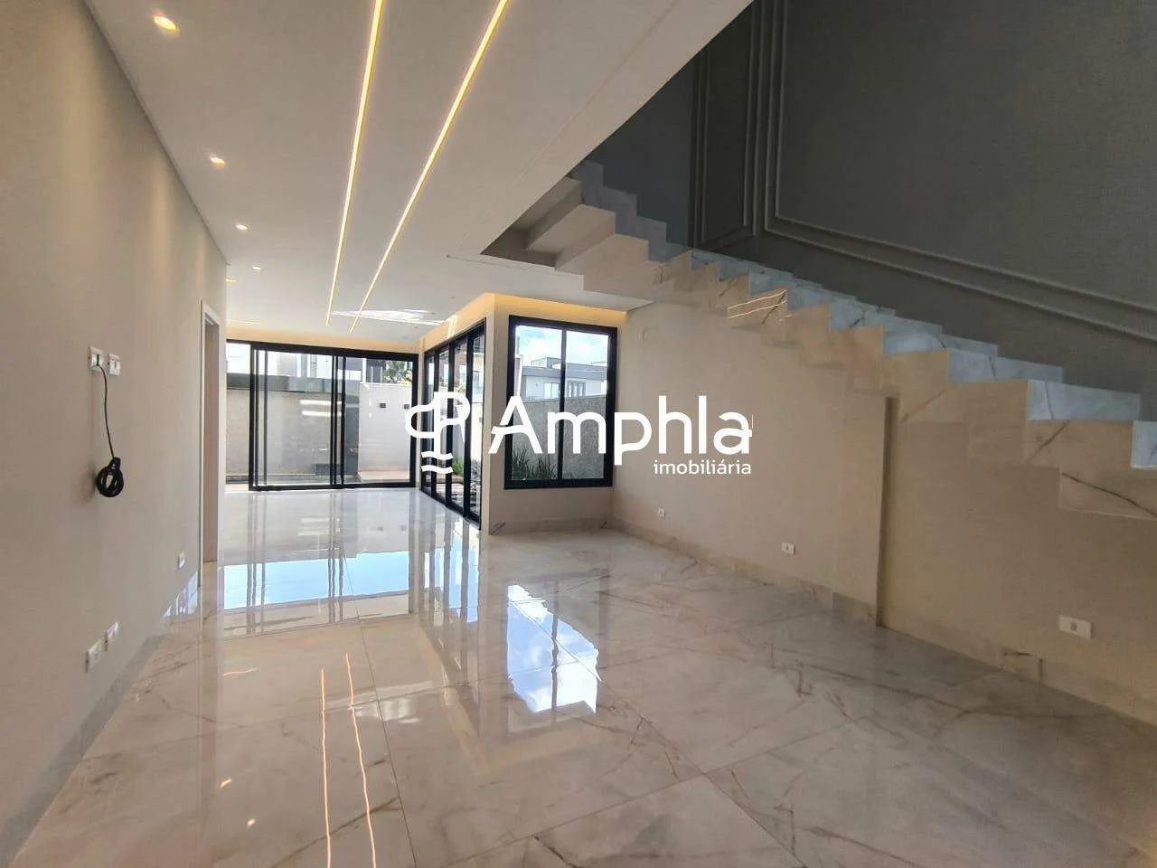 Sobrado com 3 suites à venda, 220m² - Santa Cruz, Cascavel/Pr