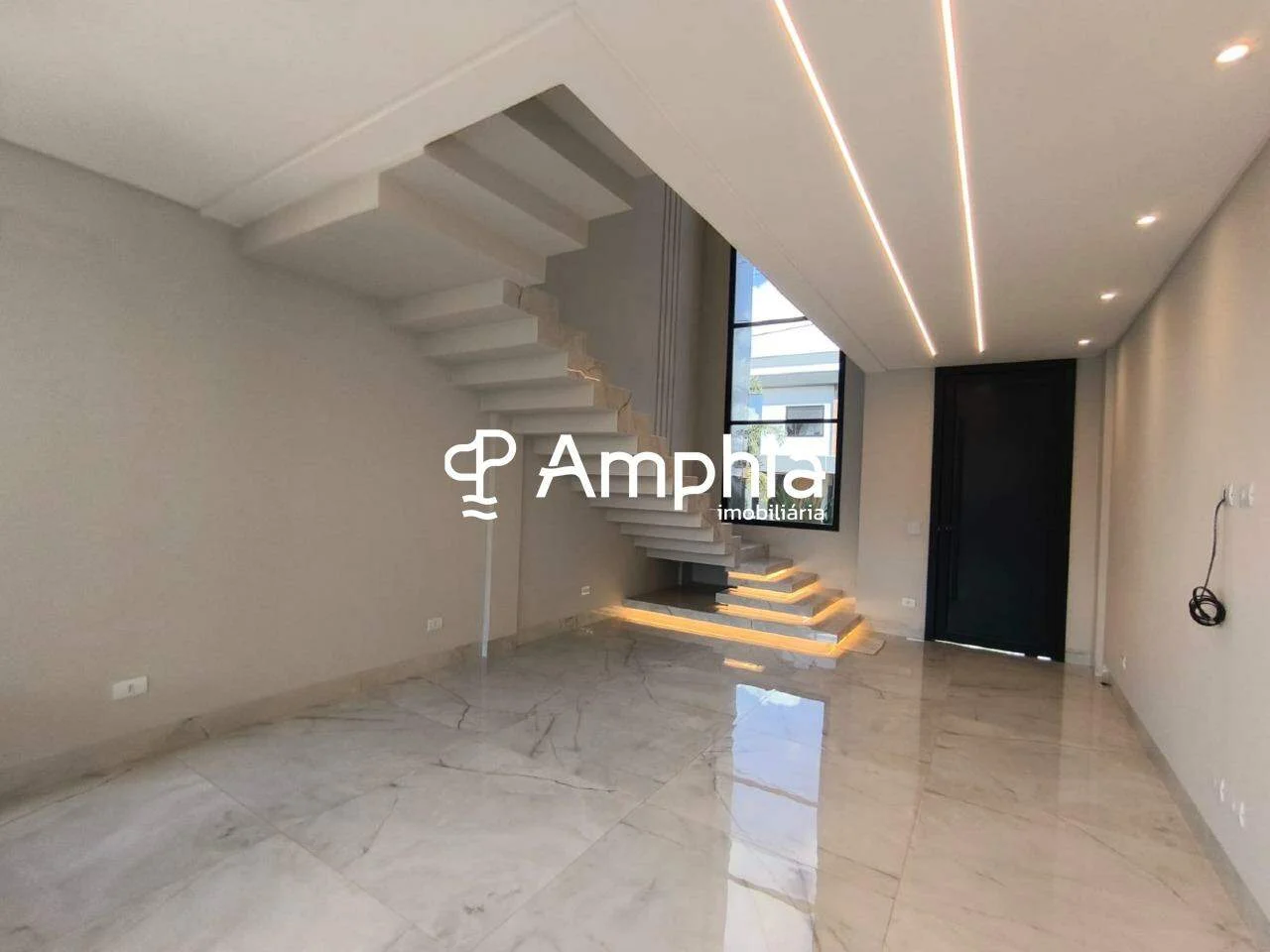 Sobrado com 3 suites à venda, 220m² - Santa Cruz, Cascavel/Pr