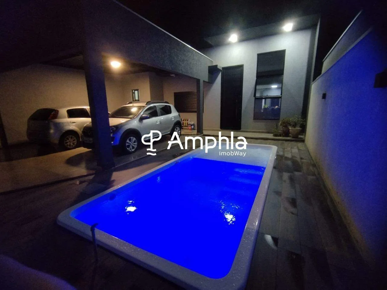 Casa nova com moveis planejados e piscina