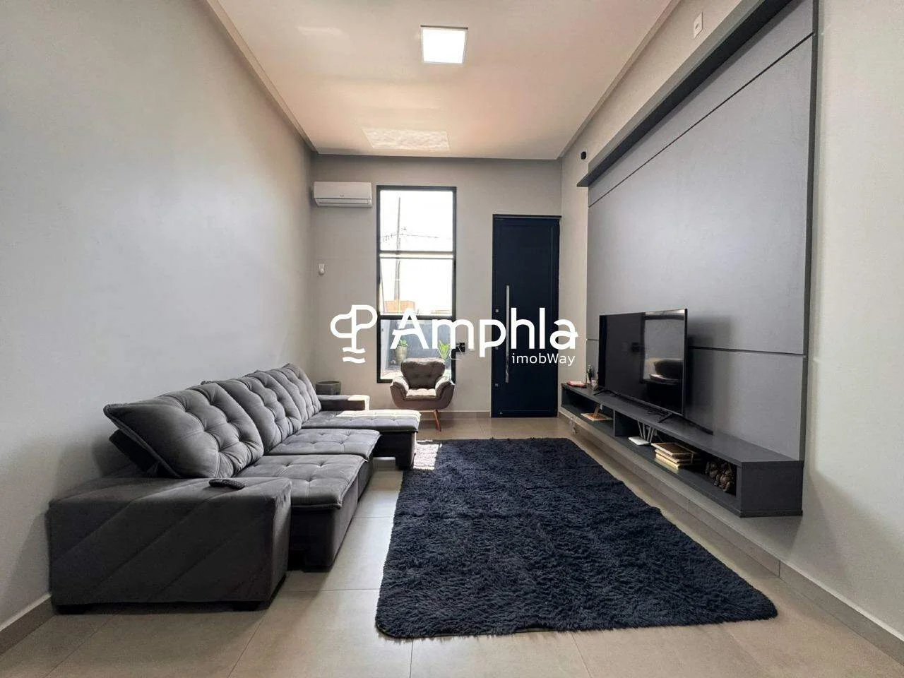 Casa nova com moveis planejados e piscina