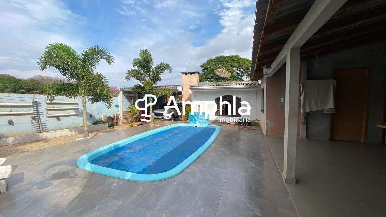 Casa Ampla com Piscina e Área de Festas