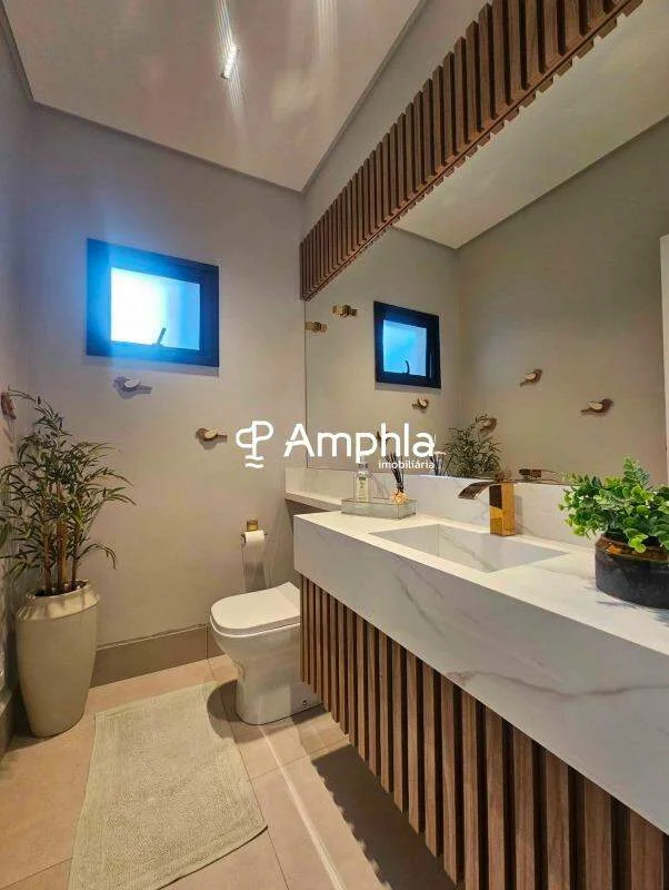 Sobrado residencial à venda no Centro de Toledo, PR – 612,16 m²