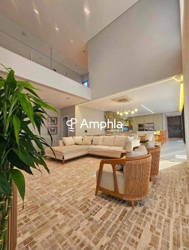 Sobrado residencial à venda no Centro de Toledo, PR – 612,16 m²