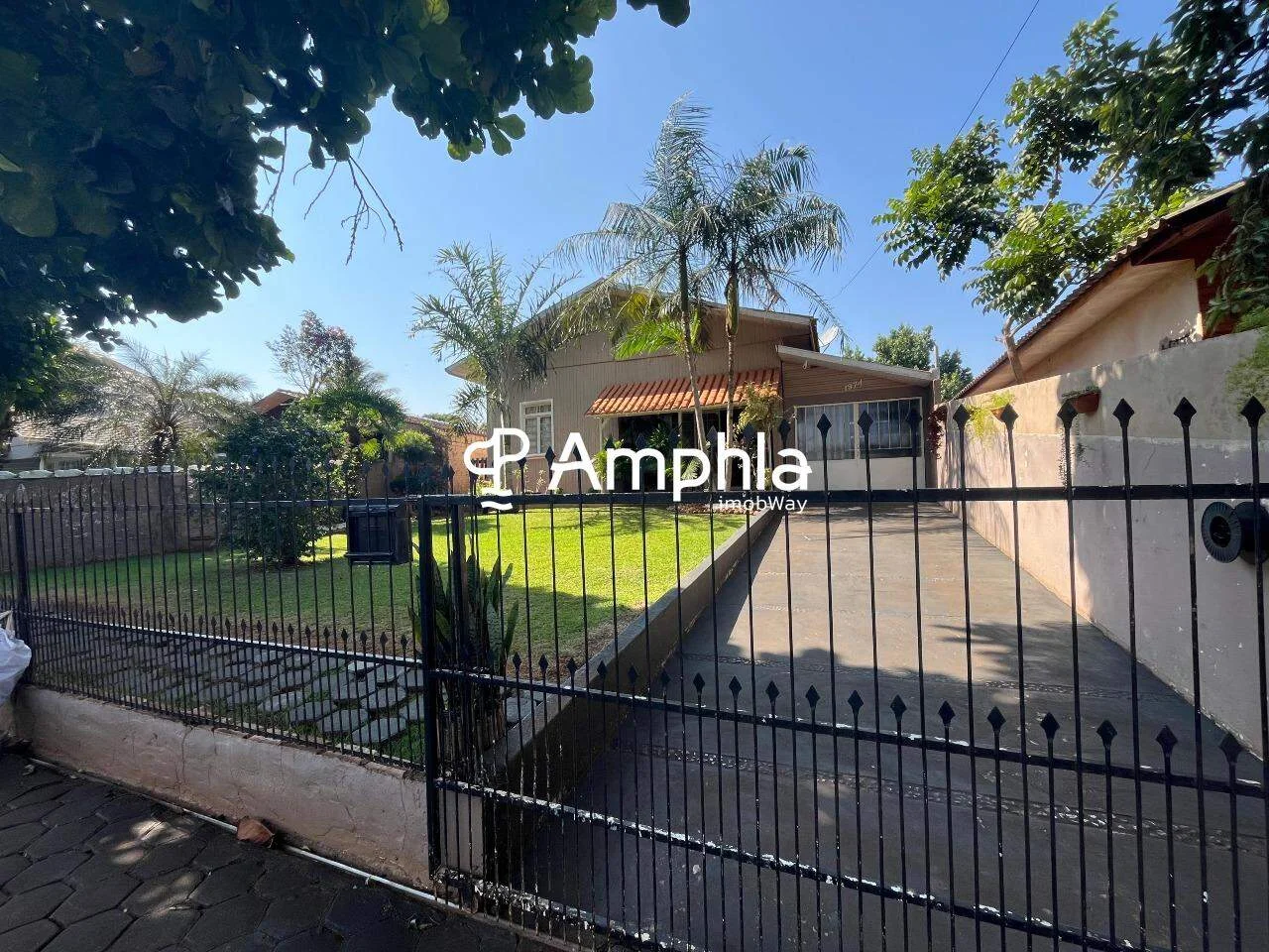 Lote de 468,75 m² com casa construída no bairro Espigão