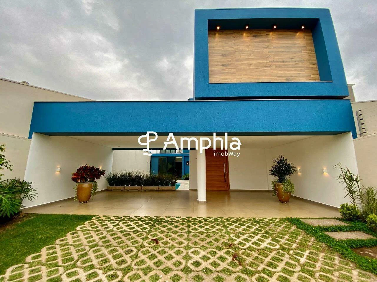 Sobrado com 3 suítes à venda, 250m² - Canadá, Cascavel/ PR