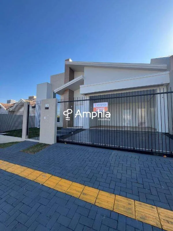 Casa com piscina e suíte à venda no Loteamento Emmel
