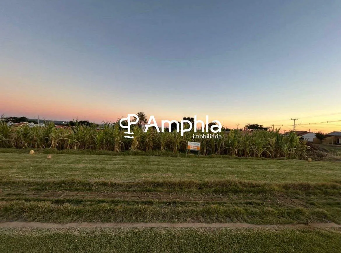 Lote com excelente tamanho e localização privilegiada à venda no bairro Ana Paula