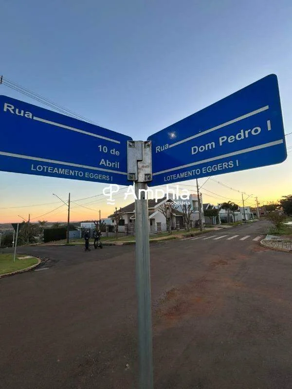 Lote com excelente tamanho e localização privilegiada à venda no bairro Ana Paula