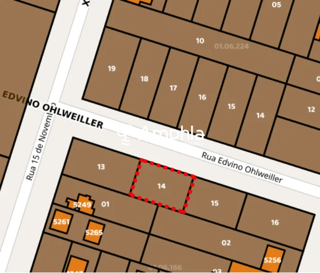 Lote com excelente tamanho e localização privilegiada à venda no bairro Ana Paula