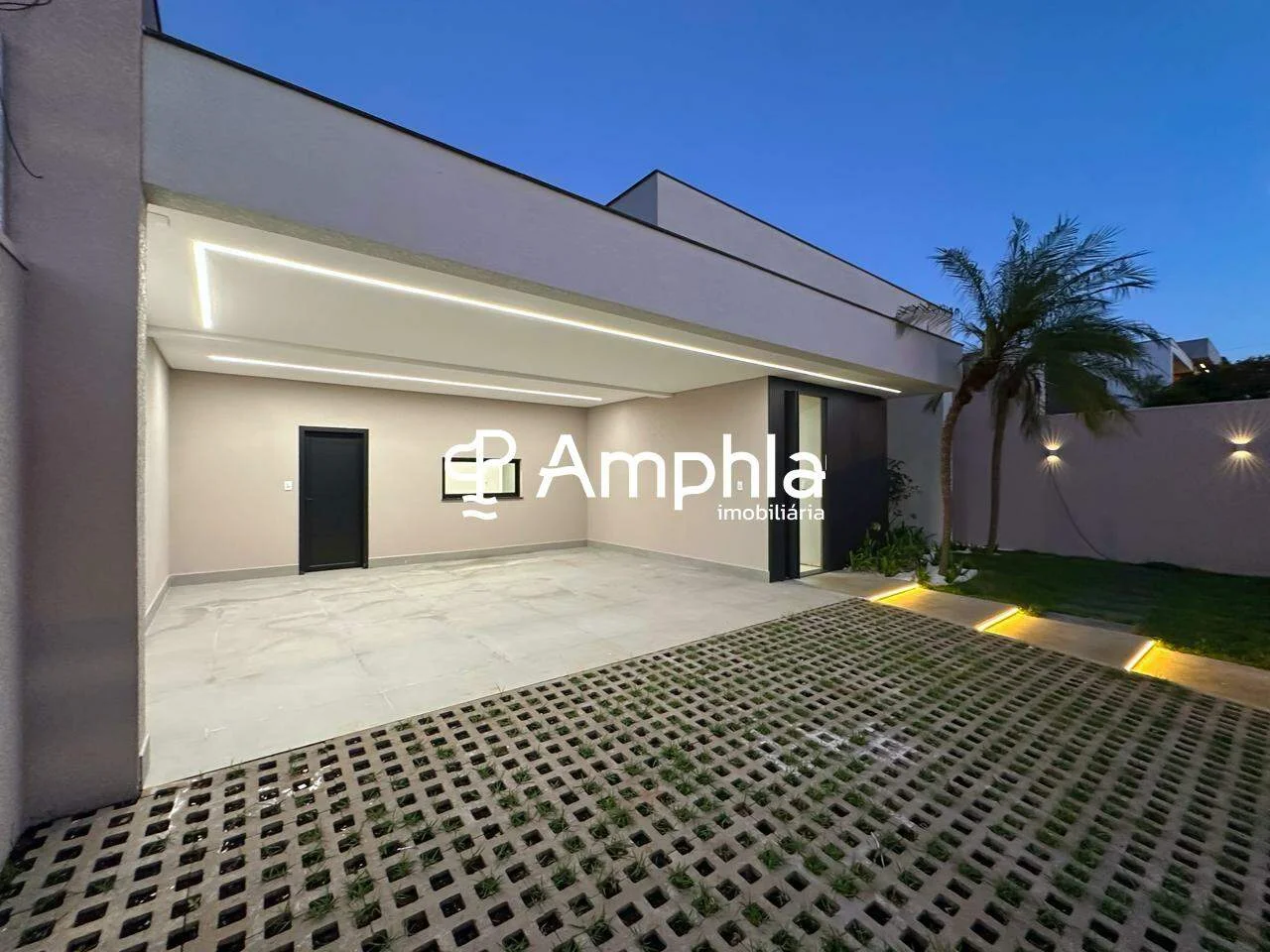 Casa com 3 suítes à venda, 230m² - Tropical III, Cascavel-PR