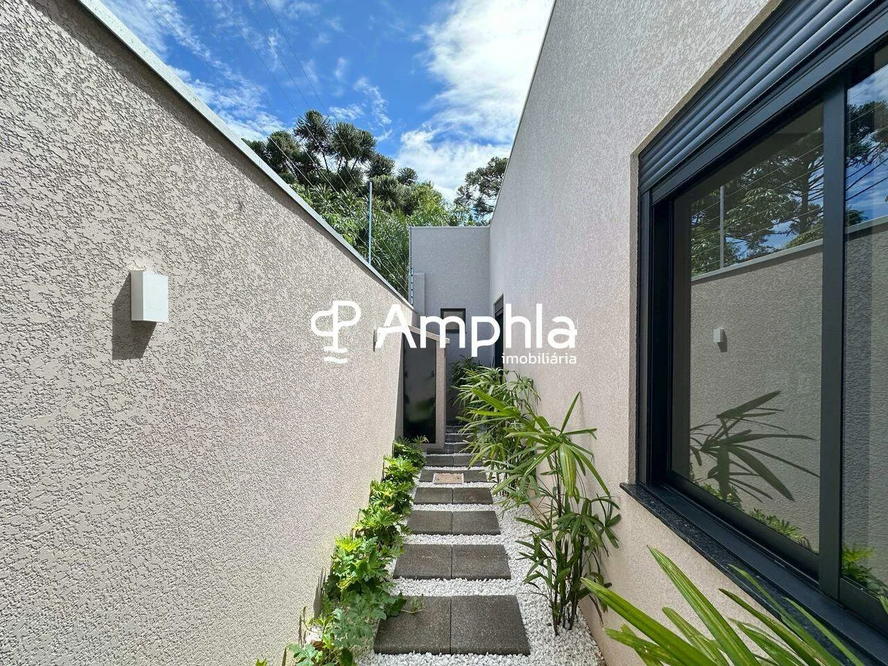 Casa com 3 suítes à venda, 230m² - Tropical III, Cascavel-PR
