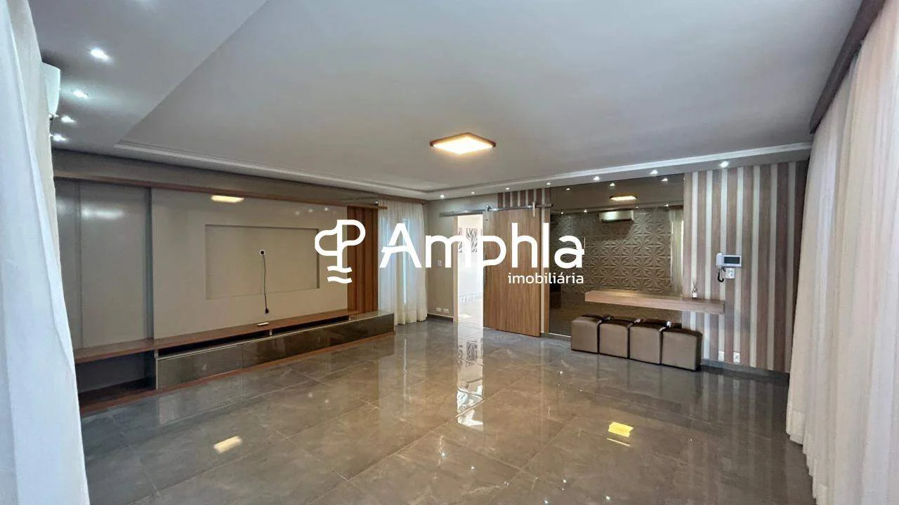 Sobrado semimobiliado com 4 dormitórios à venda, 446,48m² - Centro, Cascavel/PR