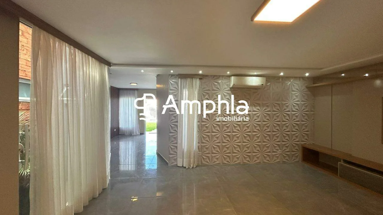 Sobrado semimobiliado com 4 dormitórios à venda, 446,48m² - Centro, Cascavel/PR