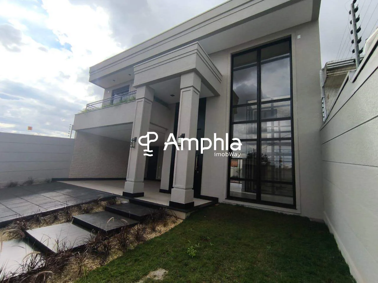 Sobrado com 4 suítes à venda, 480m² - Região do Lago, Cascavel/ PR